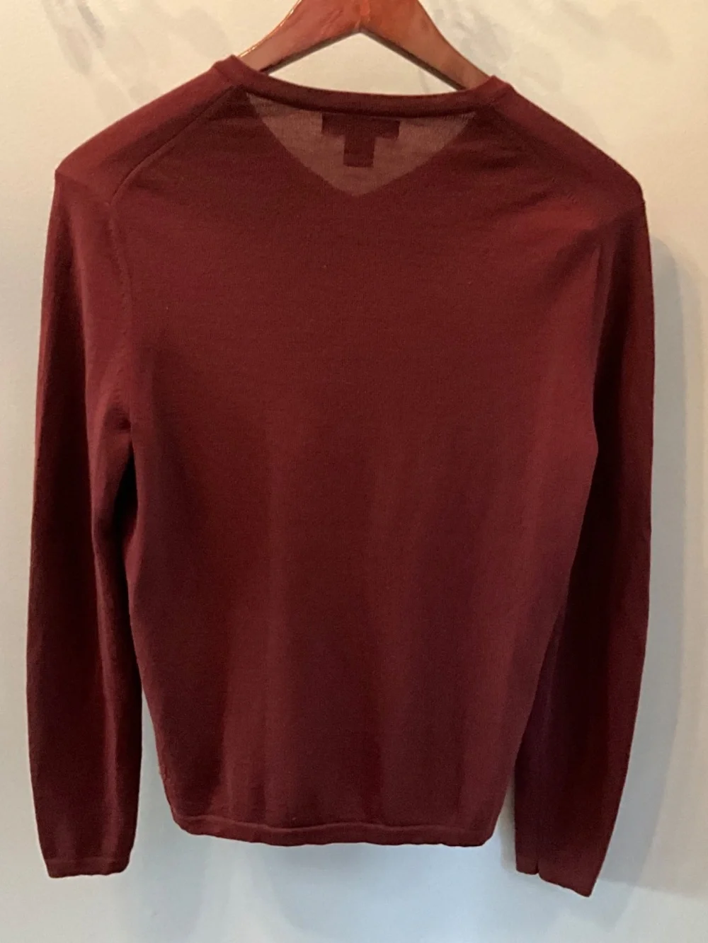 Banana Republic Burgundy V Neck Merino sweater, M